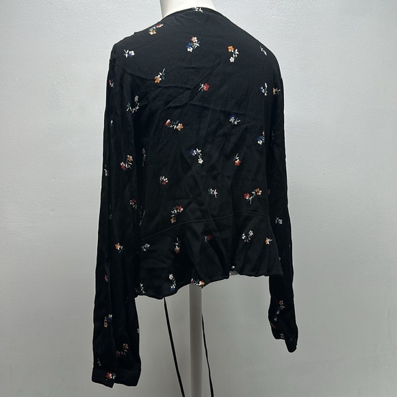 Rails Simone Blouse Wrap Top Long Sleeve Shirt Floral Rayon Black Size Small - Picture 7 of 10